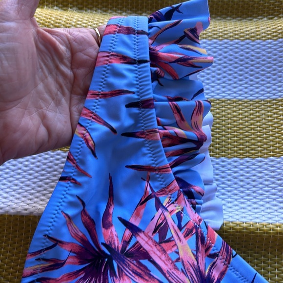 Jessica Simpson Women's One Piece Swimsuit Bathing Suit - Picture 8 of 8